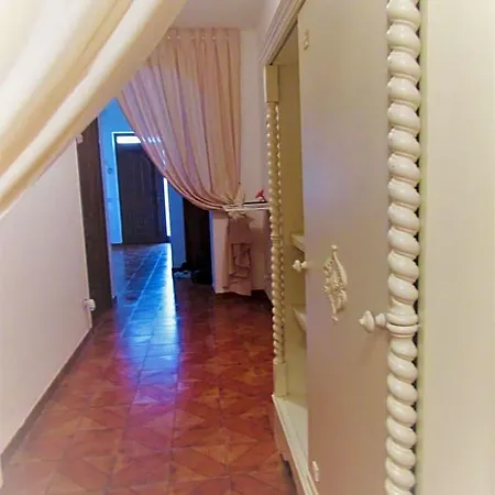 Up Ξενοδοχείο